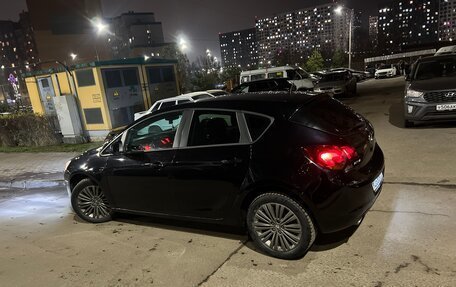 Opel Astra J, 2011 год, 609 999 рублей, 3 фотография