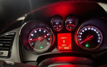 Opel Astra J, 2011 год, 609 999 рублей, 13 фотография