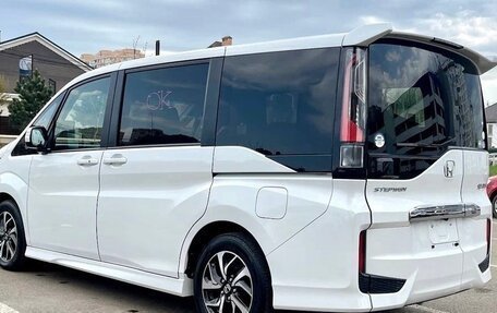 Honda Stepwgn IV, 2019 год, 1 750 000 рублей, 4 фотография