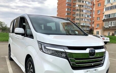 Honda Stepwgn IV, 2019 год, 1 750 000 рублей, 3 фотография