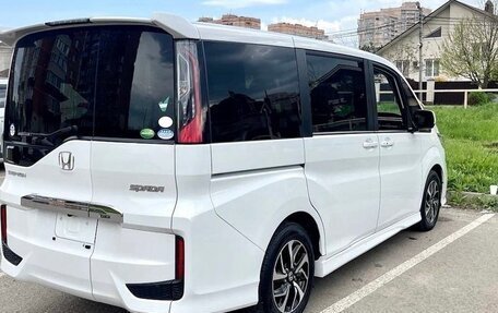 Honda Stepwgn IV, 2019 год, 1 750 000 рублей, 5 фотография