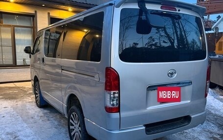 Toyota HiAce H200, 2008 год, 2 300 000 рублей, 5 фотография