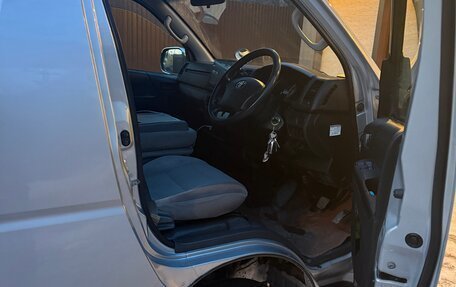 Toyota HiAce H200, 2008 год, 2 300 000 рублей, 7 фотография