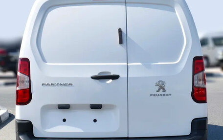 Peugeot Partner, 2024 год, 3 300 000 рублей, 6 фотография