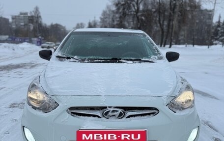 Hyundai Solaris II рестайлинг, 2011 год, 545 000 рублей, 2 фотография