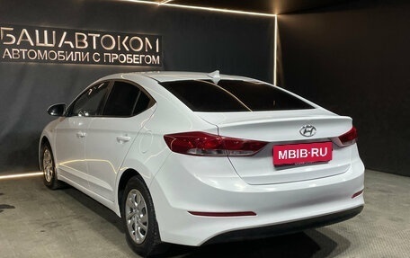 Hyundai Elantra VI рестайлинг, 2017 год, 1 020 000 рублей, 6 фотография