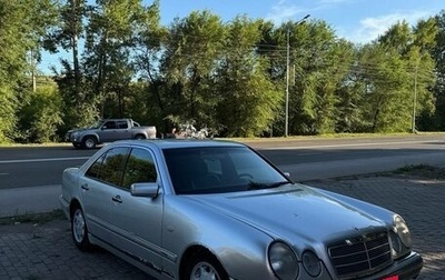 Mercedes-Benz E-Класс, 1995 год, 300 000 рублей, 1 фотография