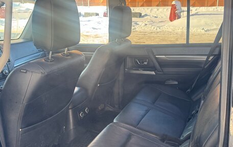 Mitsubishi Pajero IV, 2011 год, 1 300 000 рублей, 12 фотография