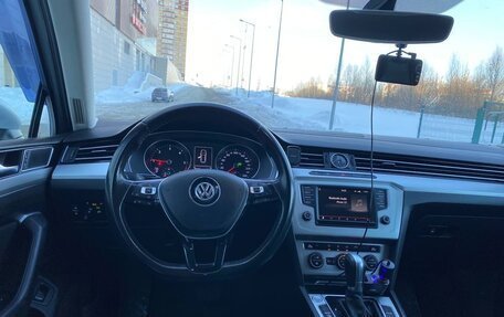 Volkswagen Passat B8 рестайлинг, 2015 год, 1 750 000 рублей, 10 фотография