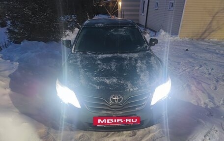 Toyota Camry, 2010 год, 800 000 рублей, 4 фотография
