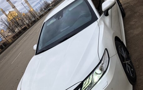 Toyota Camry, 2022 год, 3 500 000 рублей, 2 фотография