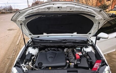 Toyota Camry, 2022 год, 3 500 000 рублей, 5 фотография