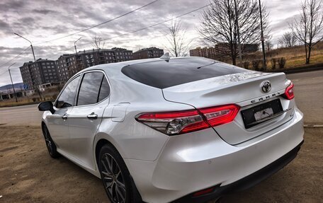 Toyota Camry, 2022 год, 3 500 000 рублей, 7 фотография