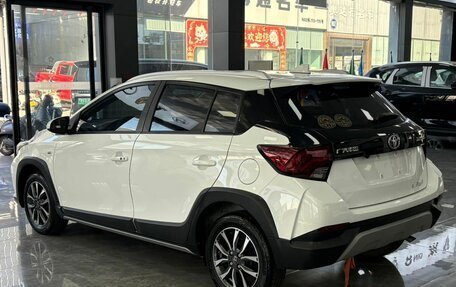 Toyota Yaris Cross, 2021 год, 1 500 000 рублей, 6 фотография