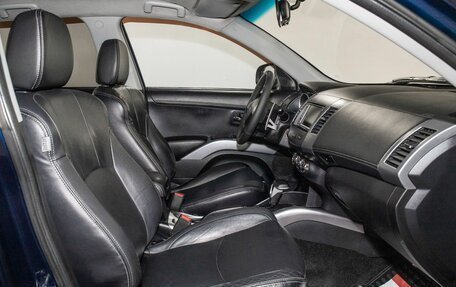 Mitsubishi Outlander III рестайлинг 3, 2011 год, 1 300 000 рублей, 13 фотография