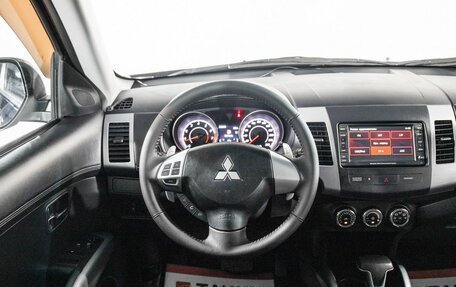 Mitsubishi Outlander III рестайлинг 3, 2011 год, 1 300 000 рублей, 18 фотография