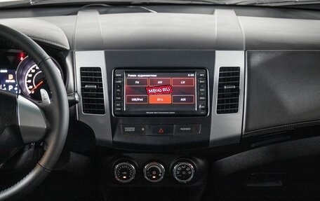 Mitsubishi Outlander III рестайлинг 3, 2011 год, 1 300 000 рублей, 17 фотография