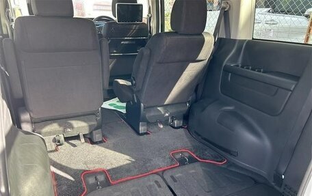 Honda Stepwgn IV, 2018 год, 2 019 000 рублей, 13 фотография