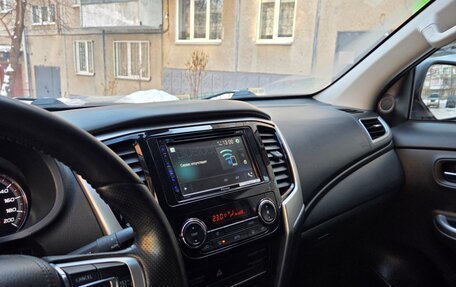 Mitsubishi L200 IV рестайлинг, 2021 год, 2 850 000 рублей, 11 фотография