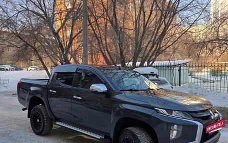 Mitsubishi L200 IV рестайлинг, 2021 год, 2 850 000 рублей, 3 фотография