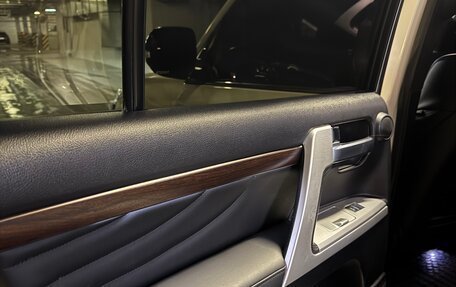 Toyota Land Cruiser 200, 2015 год, 6 500 000 рублей, 7 фотография