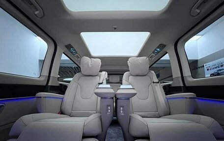 Mercedes-Benz V-Класс, 2024 год, 10 690 000 рублей, 4 фотография