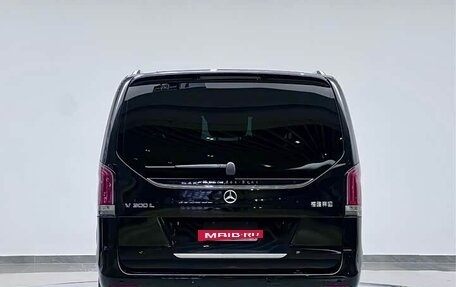 Mercedes-Benz V-Класс, 2024 год, 10 690 000 рублей, 18 фотография