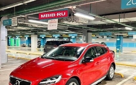 Volvo V40 Cross Country I, 2018 год, 1 950 000 рублей, 3 фотография