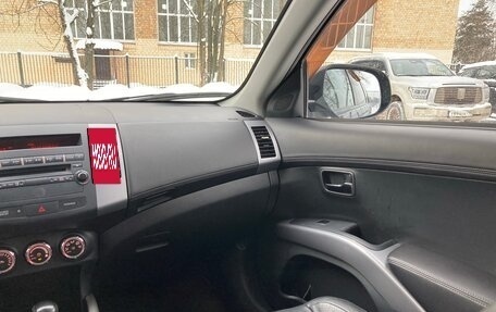 Mitsubishi Outlander III рестайлинг 3, 2011 год, 1 130 000 рублей, 13 фотография