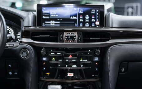 Lexus LX III, 2020 год, 3 фотография