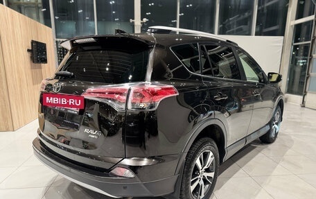 Toyota RAV4, 2015 год, 2 350 000 рублей, 5 фотография