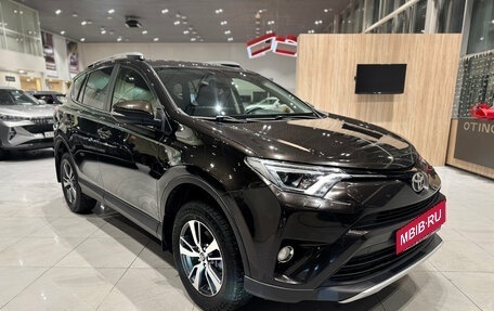Toyota RAV4, 2015 год, 2 350 000 рублей, 7 фотография