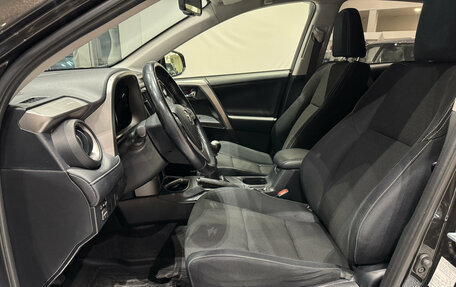 Toyota RAV4, 2015 год, 2 350 000 рублей, 24 фотография