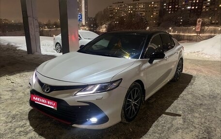 Toyota Camry, 2021 год, 3 250 000 рублей, 5 фотография