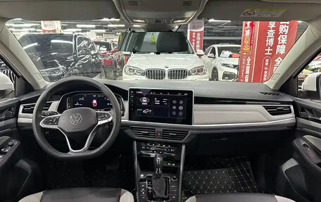 Volkswagen Bora, 2023 год, 1 770 000 рублей, 15 фотография