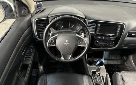 Mitsubishi Outlander III рестайлинг 3, 2014 год, 1 249 800 рублей, 10 фотография