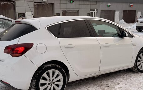Opel Astra J, 2011 год, 700 000 рублей, 2 фотография