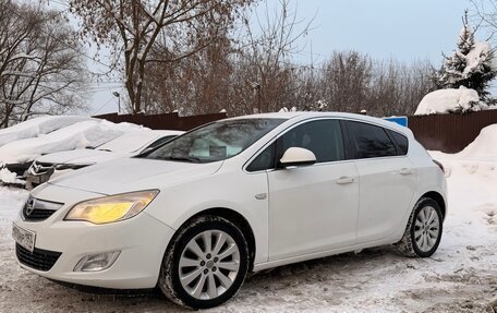 Opel Astra J, 2011 год, 700 000 рублей, 6 фотография