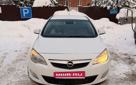 Opel Astra J, 2011 год, 700 000 рублей, 5 фотография