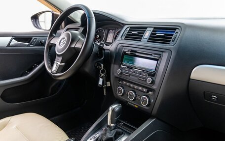 Volkswagen Jetta VI, 2012 год, 1 058 000 рублей, 23 фотография