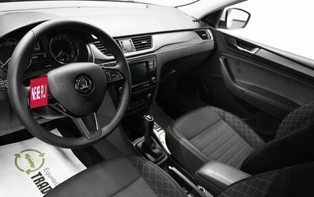 Skoda Rapid I, 2018 год, 1 295 000 рублей, 8 фотография