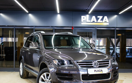 Volkswagen Touareg III, 2010 год, 1 389 000 рублей, 2 фотография