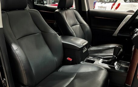 Toyota Land Cruiser Prado 150 рестайлинг 2, 2016 год, 3 997 000 рублей, 15 фотография