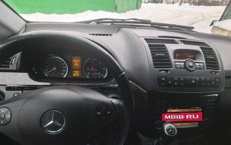 Mercedes-Benz Viano, 2013 год, 2 450 000 рублей, 8 фотография