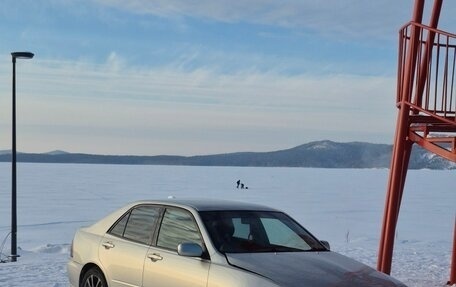 Toyota Altezza, 2001 год, 700 000 рублей, 2 фотография