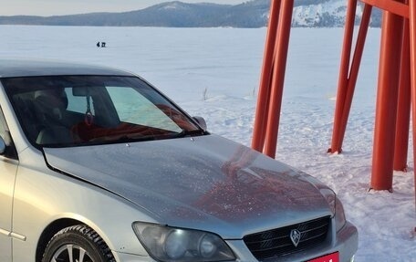 Toyota Altezza, 2001 год, 700 000 рублей, 10 фотография