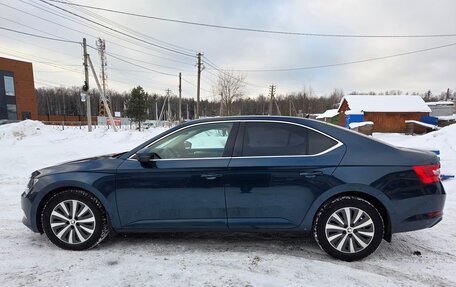 Skoda Superb III рестайлинг, 2019 год, 1 700 000 рублей, 3 фотография