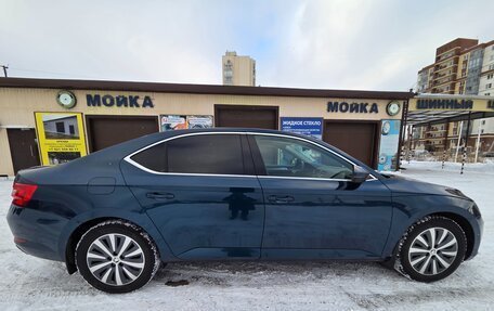 Skoda Superb III рестайлинг, 2019 год, 1 700 000 рублей, 5 фотография