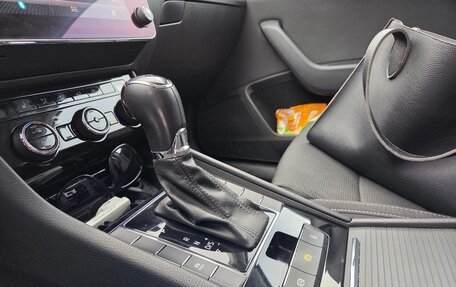 Skoda Superb III рестайлинг, 2019 год, 1 700 000 рублей, 9 фотография