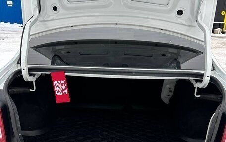 Renault Logan II, 2022 год, 985 000 рублей, 2 фотография